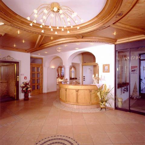 Hotel Scoiattolo Selva di Val Gardena Kültér fotó