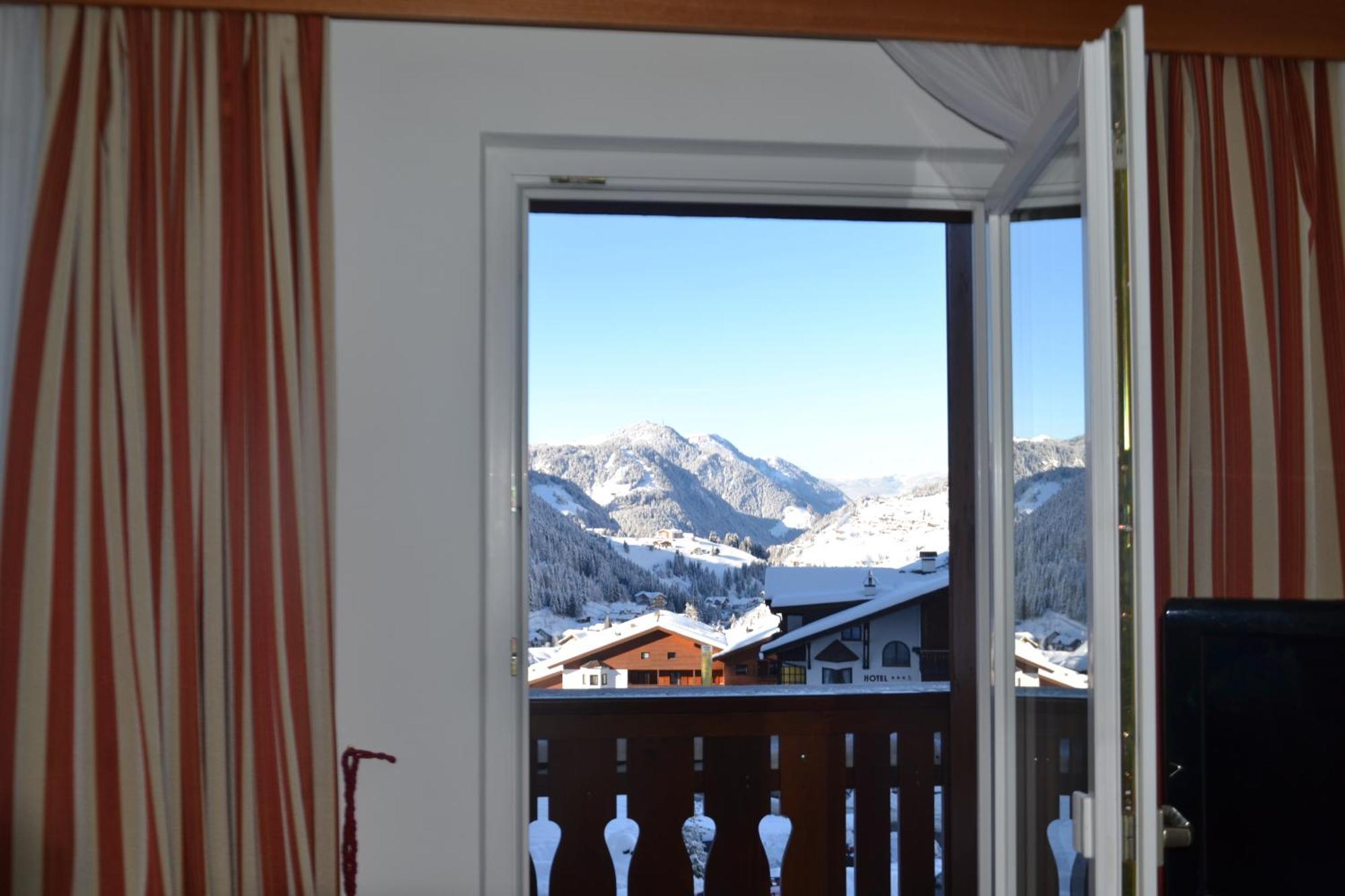 Hotel Scoiattolo Selva di Val Gardena Kültér fotó