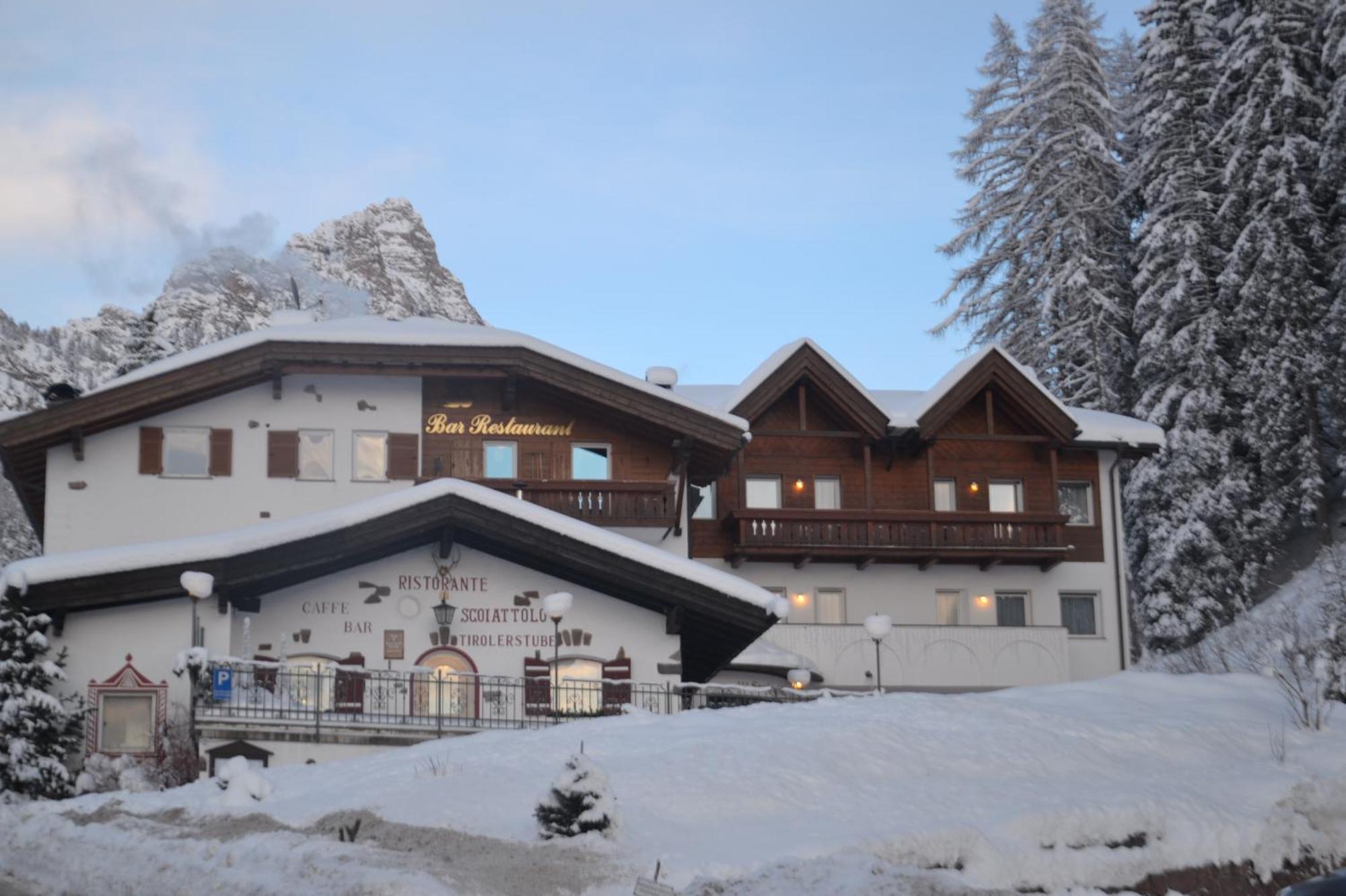 Hotel Scoiattolo Selva di Val Gardena Kültér fotó