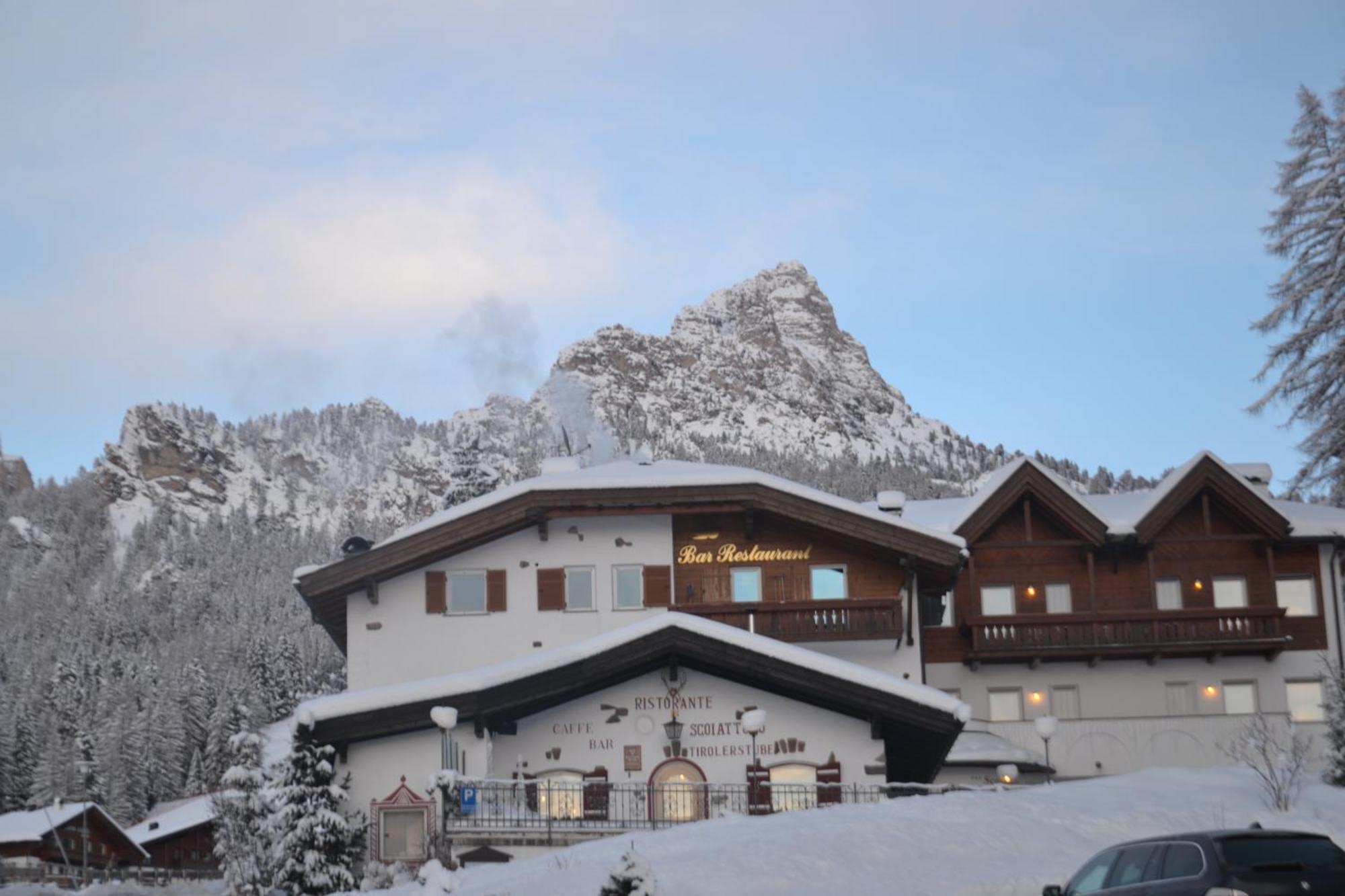 Hotel Scoiattolo Selva di Val Gardena Kültér fotó