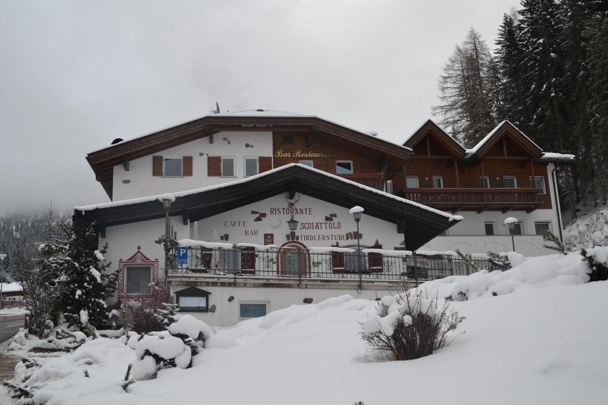 Hotel Scoiattolo Selva di Val Gardena Kültér fotó