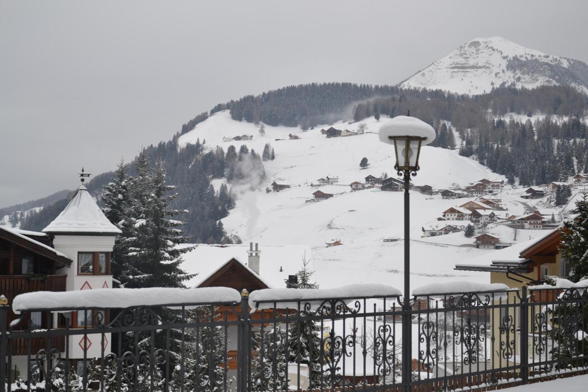 Hotel Scoiattolo Selva di Val Gardena Kültér fotó