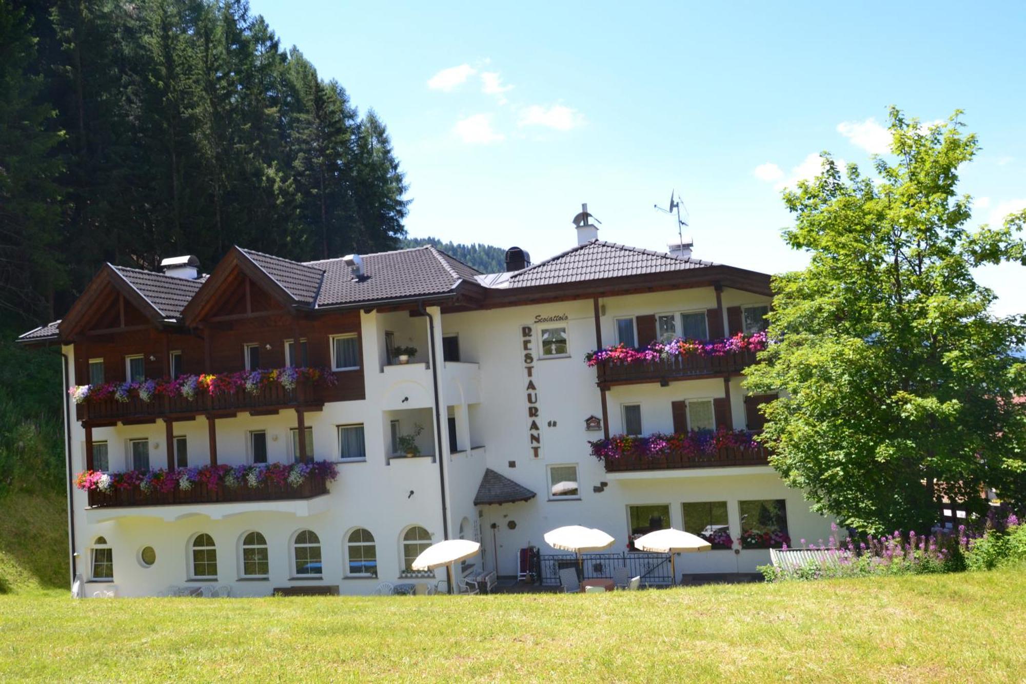 Hotel Scoiattolo Selva di Val Gardena Kültér fotó