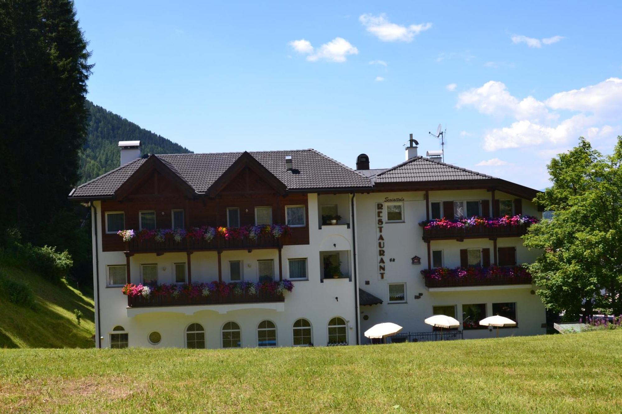 Hotel Scoiattolo Selva di Val Gardena Kültér fotó