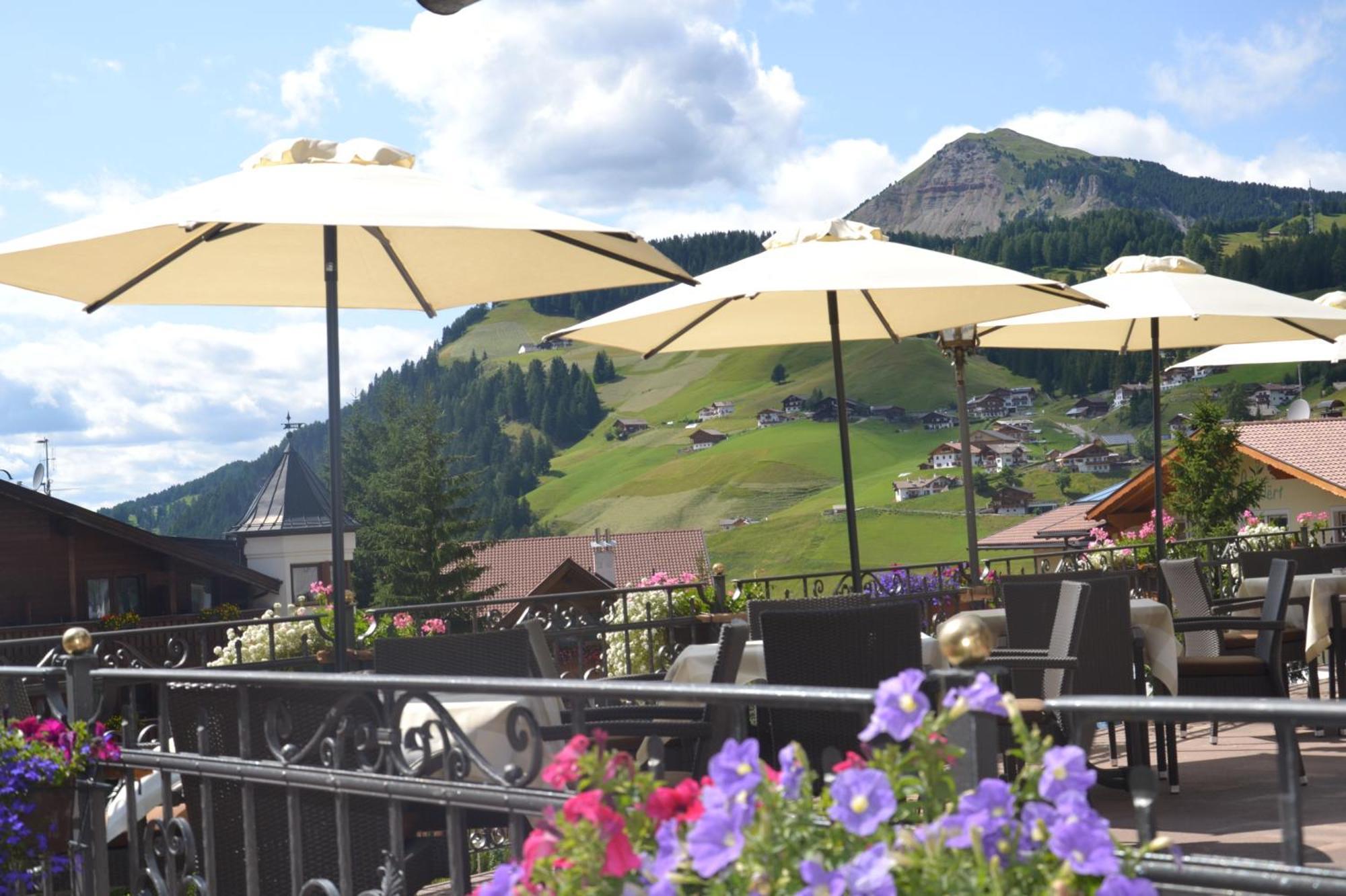 Hotel Scoiattolo Selva di Val Gardena Kültér fotó