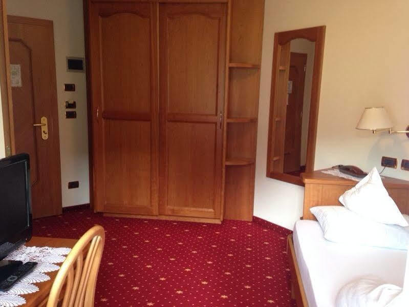 Hotel Scoiattolo Selva di Val Gardena Kültér fotó